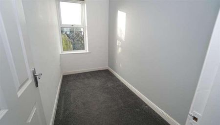 Stansfield Place, Idle, BD10 - Photo 4