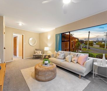 Coastal Living at Its Best Ã¢€“ Stand-Alone, Low-Maintenance Gem in... - Photo 2