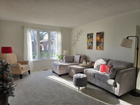 For Lease - 16 Meadowview Road, London South, Ontario - Photo 4