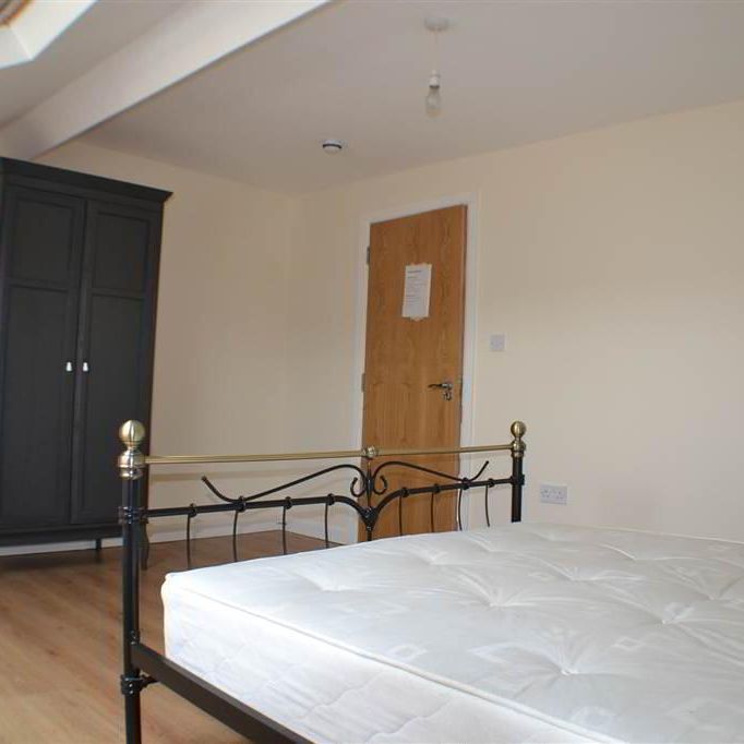 6 Fitzroy Avenue, Belfast, BT7 1HX - Photo 1