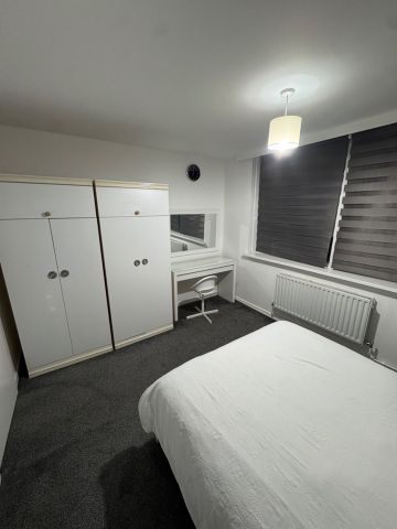 1 Bed Flat, Shaftesbury Point, E13 - Photo 5