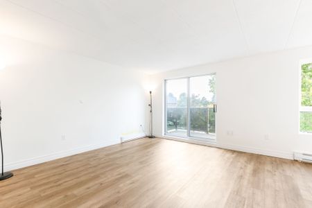 For Lease - 53 Taunton Road Unit# 57, Oshawa, Ontario - Photo 2