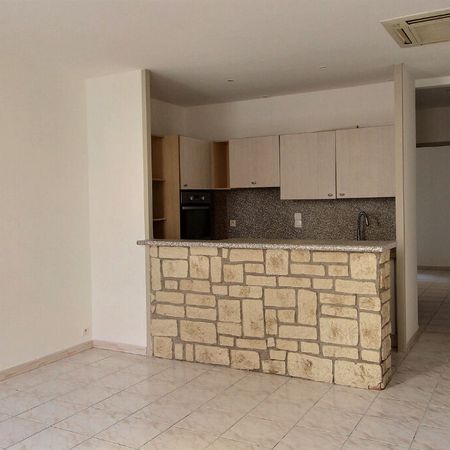 Appartement 3 pièces 60m2 MARSEILLE 5EME 865 euros - Photo 4