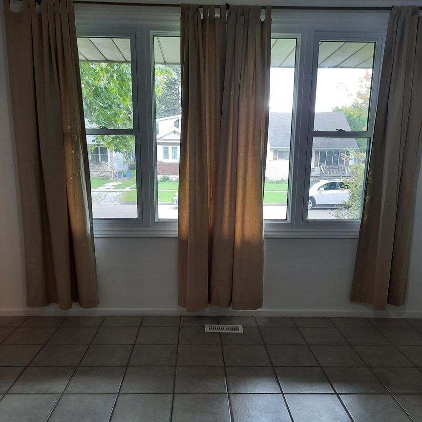 For Lease - 1148 Wigle Avenue, Windsor, Ontario - Photo 1