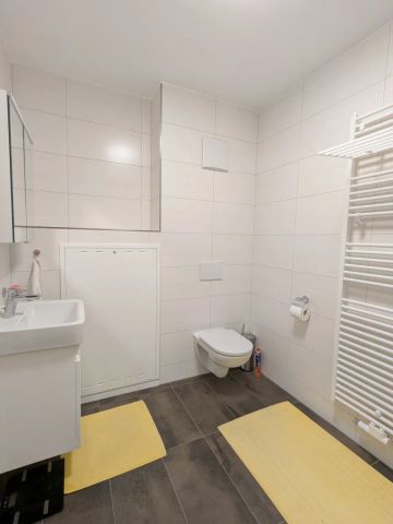 Neuwertige, gemütliche 2-Zimmer-Wohnung mit Loggia, möblierter Küche und Carport-Stellplatz in Maria Schmolln - Photo 4