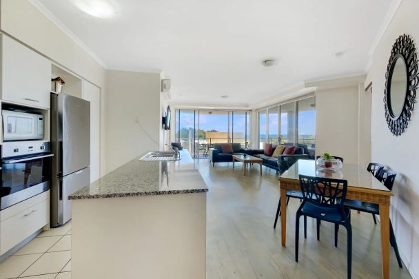 Fully Furnished Beachfront Apartment - Photo 1