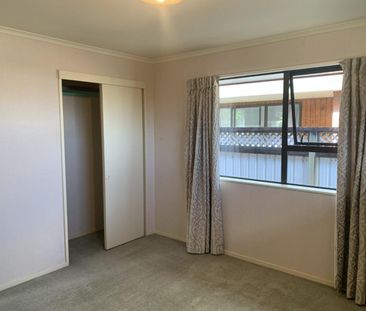 Two-bedroom home in Bulls - Photo 2