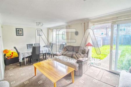 Quantock Avenue, Caversham Park Village, Reading, RG4 - Photo 3