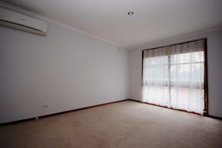2 Bed, 1 Bath - Photo 4