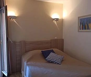 Location Appartement - Golfe-Juan - Photo 3