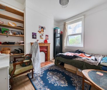 8 bedroom house to rent - Photo 1