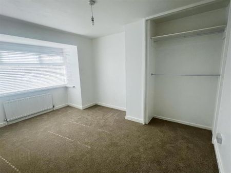 1 Woodford Grange, Bangor, BT19 6ZA - Photo 2
