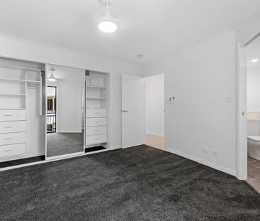 212/392 Marine Parade, Labrador, Qld 4215 - Photo 5