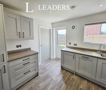 3 bedroom semi-detached house to rent - Photo 5