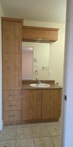 2 1/2 avec balcon secteur en demande - Photo 3