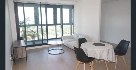 Luxury Apartment - One Bed Room Plus Study Apartment in Box Hill - Photo 2