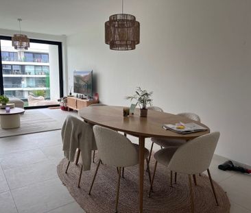 Nieuwbouwappartement met 2 slaapkamers, ruim terras en autostaanpla... - Photo 1