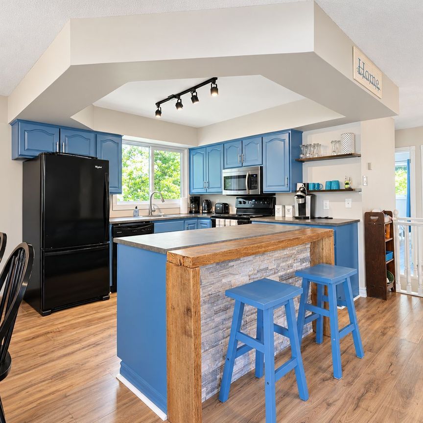 For Lease - 8437 Defore Drive, Lambton Shores, Ontario - Photo 1