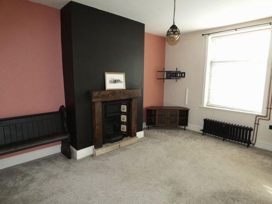 2 bedroom end of terrace house to rent - Photo 1