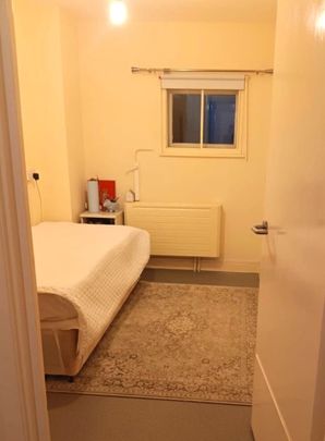 Room in a Shared Flat, Lairdale Close, SE21 - Photo 1