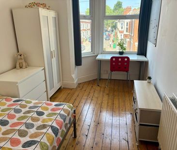 7 Bed End Terrace, Henry Road, NG7 - Photo 3