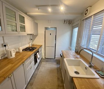 Room in a Shared House, Durnsford Road, SW19 - Photo 5
