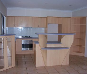 Lovely Home Located in Sought after Suburb! - Photo 2