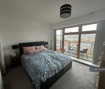 3 bedroom penthouse to rent - Photo 5