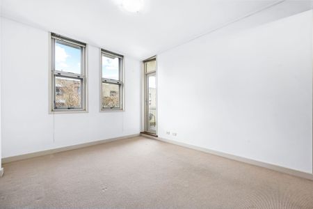 Bright & Spacious | Courtyard - Photo 5