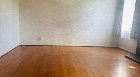 Family Home With Great Location - Photo 2