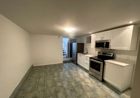 For Lease - 266 Glenlake Avenue Unit# #Lower, Toronto, Ontario - Photo 4