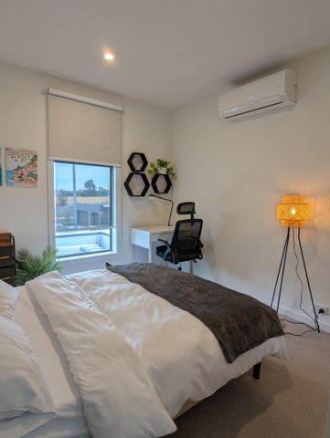 Sunshine North - Photo 2