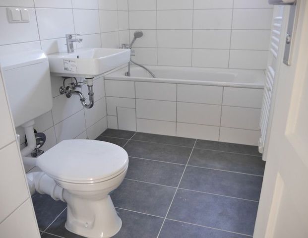 Schöne 2-Zimmer-Wohnung mit Tageslichtbad und Balkon im Limes-Quartier zu vermieten!! - Foto 1