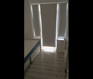 Studio Flat, St. Julians Farm Road, SE27 - Photo 2