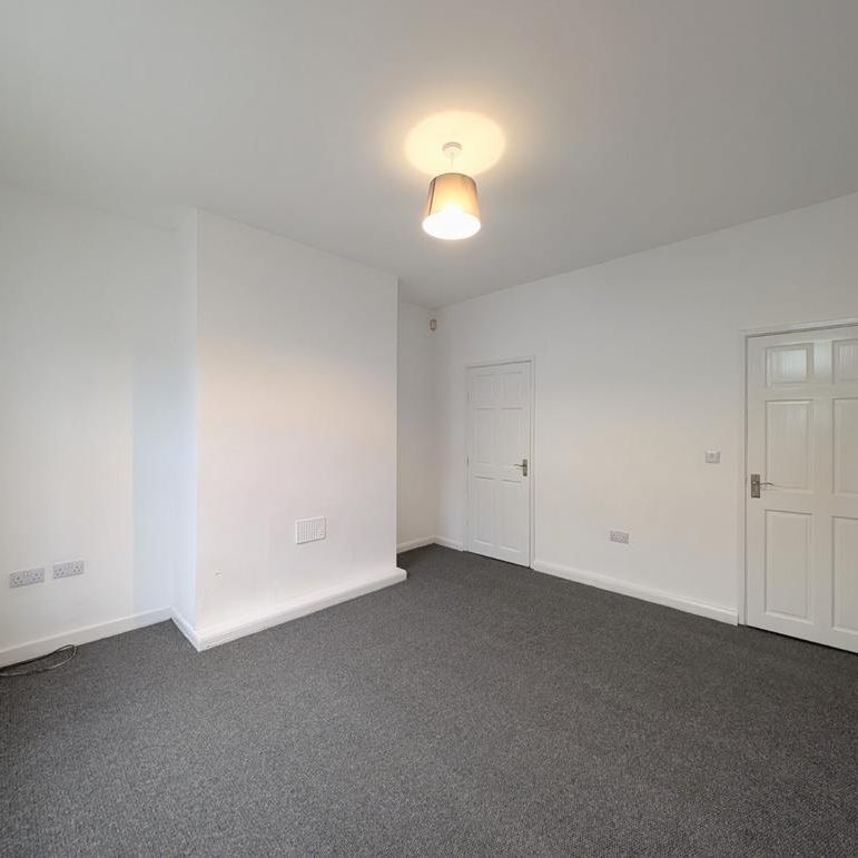 3 bedroom end of terrace house to rent - Photo 1