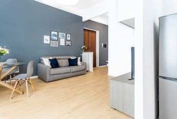 Spacious and bright single room in Piazza Monte Titano