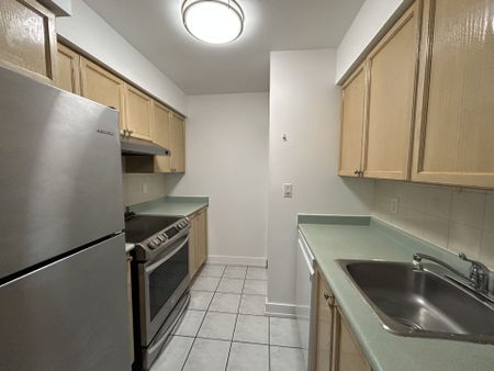 For Lease - 1 Pemberton Avenue Unit# 1606, Toronto, Ontario - Photo 3