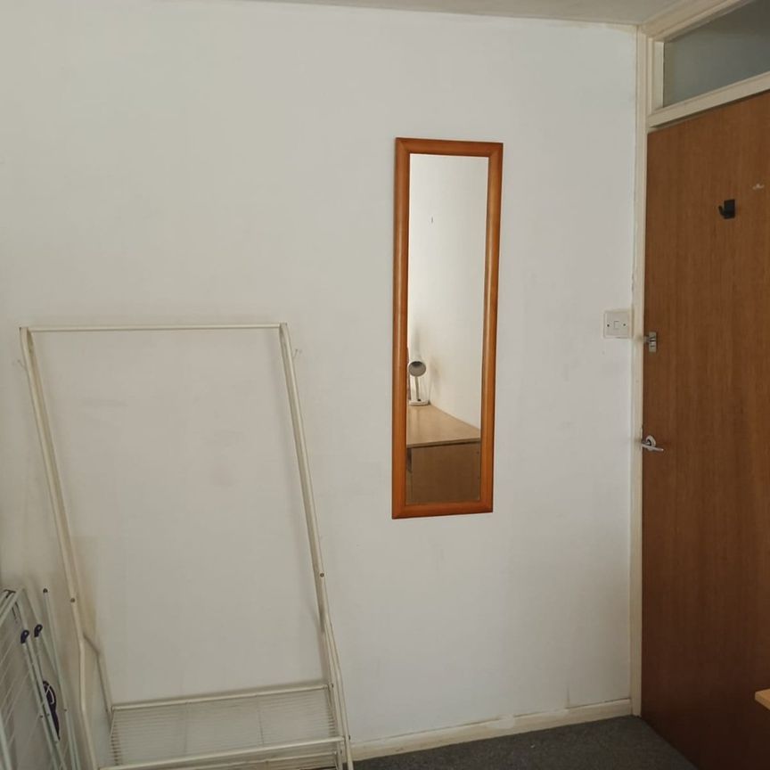 Room in a Shared House, Burgos Grove, SE10 - Photo 1