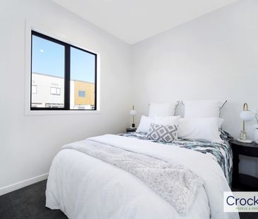 Stylish 3-bedroom, 2-bathroom home - Photo 1