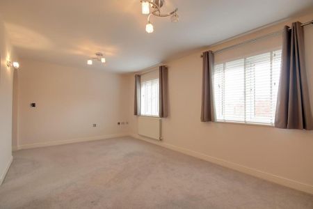 2 bedroom coach house to rent - Photo 2