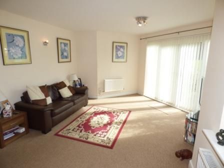 2 bedroom ground floor flat to rent - Photo 4