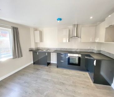 Danelaw Court, Hinckley, LE10 - Photo 2