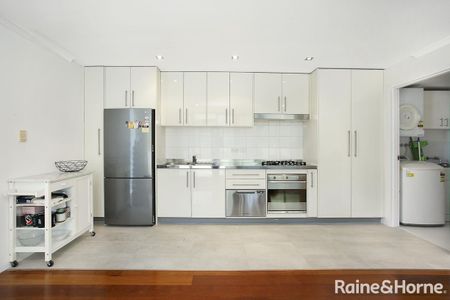 APPLICATION APPROVED - DEPOSIT PAID Peaceful, leafy & convenient location - Photo 3