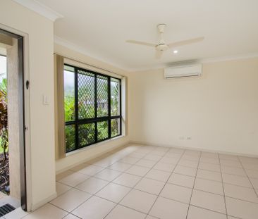 WOW! HUGE BLOCK, SIDE ACCESS & SOLAR HWS! - Photo 2