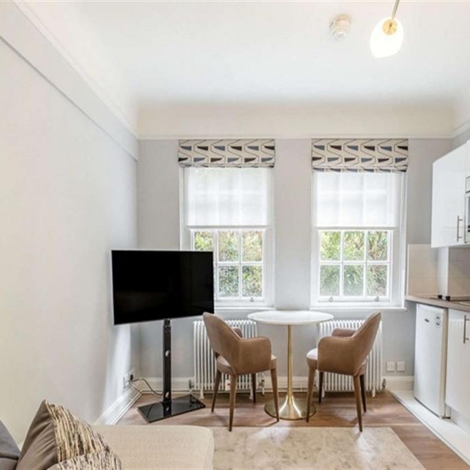 Studio to rent - Photo 1