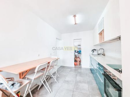 Apartment T3 in Santo António dos Cavaleiros e Frielas, Loures - Photo 2