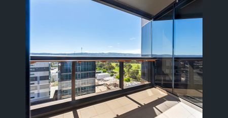 Ultra-chic city apartment with enviable views - Photo 3