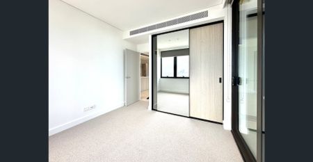 Tile Floor | Spacious | Water Front - Photo 5