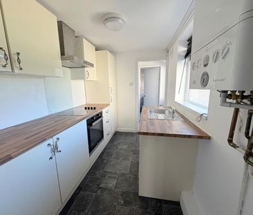 3 bedroom terraced house to rent - Photo 4