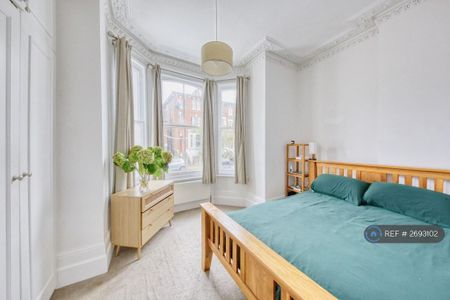 1 bedroom flat to rent - Photo 2